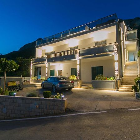 Apartments Vila Nadalina Delux Брела Екстер'єр фото