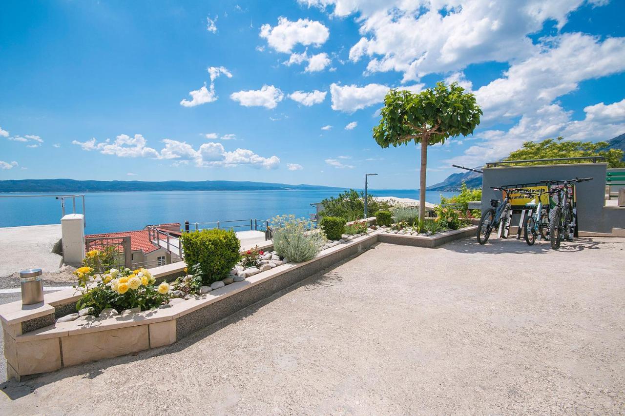 Apartments Vila Nadalina Delux Брела Екстер'єр фото