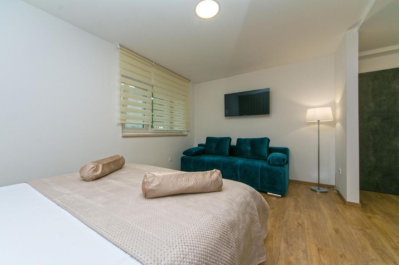 Apartments Vila Nadalina Delux Брела Екстер'єр фото